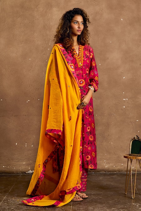 Label Kinjal Modi Kurta Set With Chanderi Dupatta 