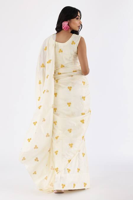Shop Nakita Singh Off White Silk Embroidery Round Neck Saree And Blouse Set at Aza Fashions Shop_Nakita Singh_Off White Silk Embroidery Round Neck Saree And Blouse Set_at_Aza_Fashions