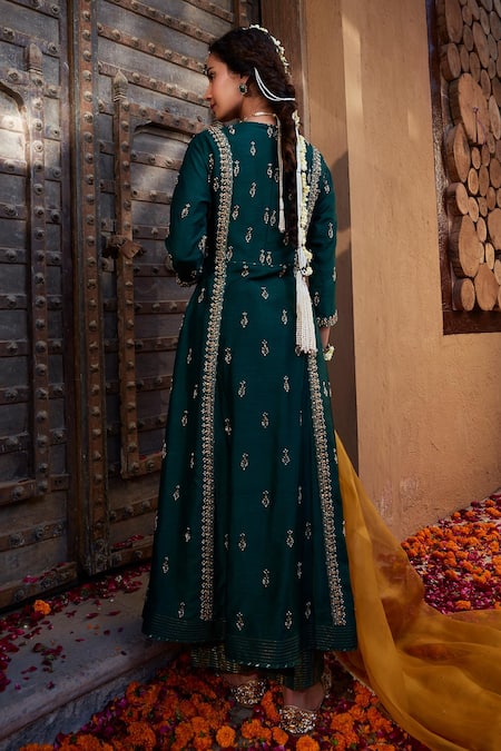 Kritika Dawar A-Line Silk Embroidered Kurta Set 