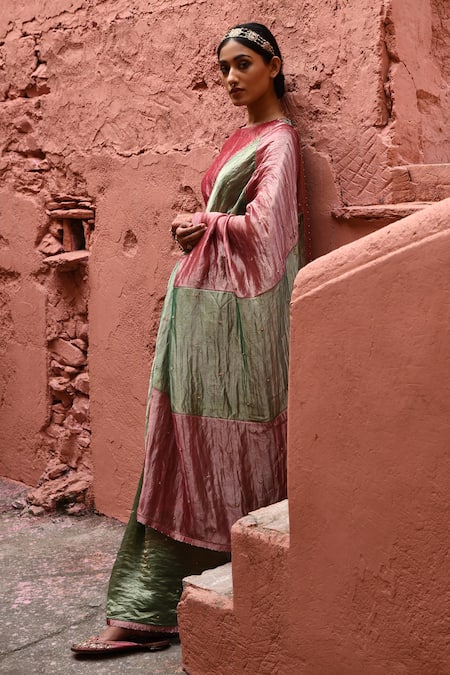 Deep Thee Metallic Saree With Blouse 