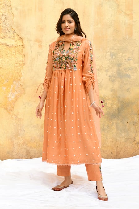 Shop_Label Niti Bothra_Peach Silk Embroidery V-neck Polka Dot Gathered Sleeve Kurta And Pant Set _at_Aza_Fashions