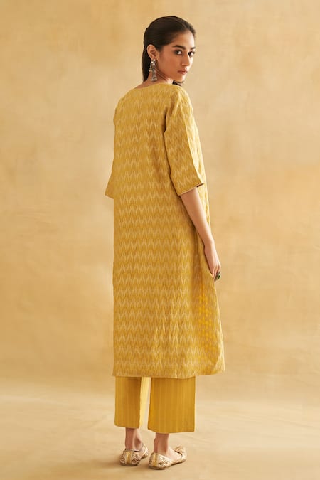 Shop_Taisha_Yellow Kota Doria, Silk V-neck Handwoven Kurta And Pant Set _at_Aza_Fashions