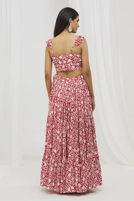 Shop Yuvraani Jaipur Red Muslin, Chiffon Tassels V-neck Hand Block Print Lehenga Set at Aza Fashions Shop_Yuvraani Jaipur_Red Muslin, Chiffon Tassels V-neck Hand Block Print Lehenga Set _at_Aza_Fashions