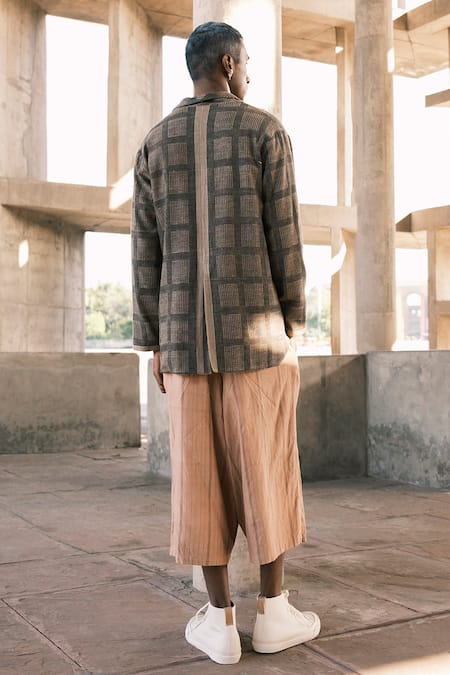 Urvashi Kaur Carbon Checkered Pattern Jacket 