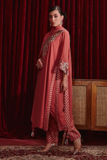 Shop Ajiesh Oberoi Peach Georgette, Rayon Embroidery, Gota Patti Riwaaz Floral Straight Kurta Set at Aza Fashions Shop_Ajiesh Oberoi_Peach Georgette, Rayon Embroidery, Gota Patti Riwaaz Floral Straight Kurta Set _at_Aza_Fashions