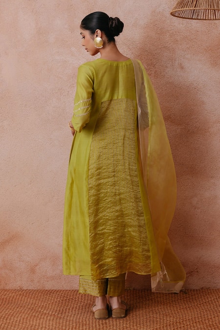 Shop Label Mansi Nagdev Green Chanderi Embroidery V-neck Maryam Stripe Woven Kurta Set at Aza Fashions Shop_Label Mansi Nagdev_Green Chanderi Embroidery V-neck Maryam Stripe Woven Kurta Set _at_Aza_Fashions