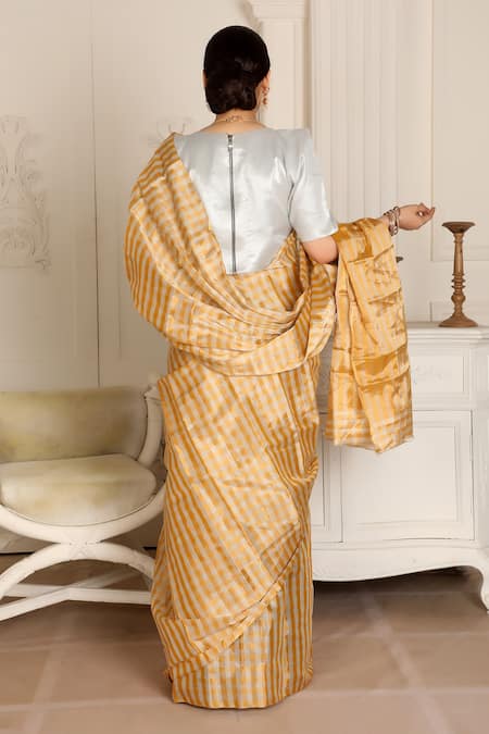 Sheela Suthar Tarini Checkered Pattern Saree With Running Blouse 