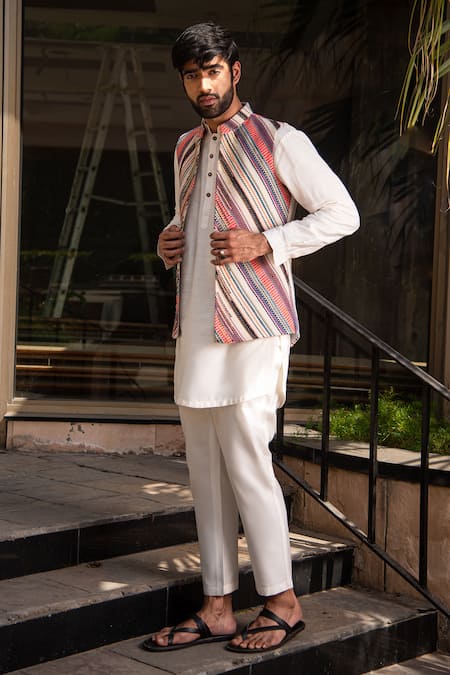 Shop_Soniya G_Ivory Silk Embroidery Geometric Printed Bundi And Kurta Set _at_Aza_Fashions