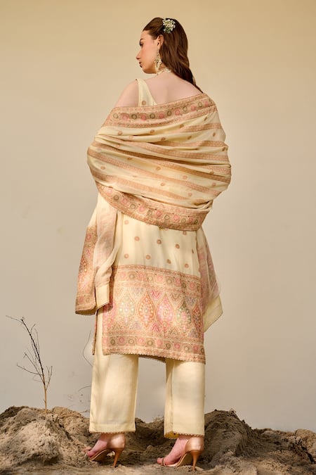 Shop Safaa Yellow Velour, Velvet Gota Patti Square Safar Floral Pattern Woven Kurta Set at Aza Fashions Shop_Safaa_Yellow Velour, Velvet Gota Patti Square Safar Floral Pattern Woven Kurta Set _at_Aza_Fashions