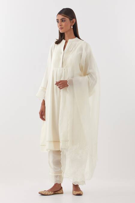 Shop Amisha Kothari Ivory Chanderi , Organza Lace, Cut Work, Gunjan Solid Kurta Set at Aza Fashions Shop_Amisha Kothari_Ivory Chanderi , Organza Lace, Cut Work, Gunjan Solid Kurta Set _at_Aza_Fashions