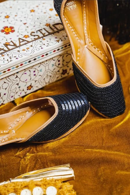 Cilwana Studio Sequin Work Juttis