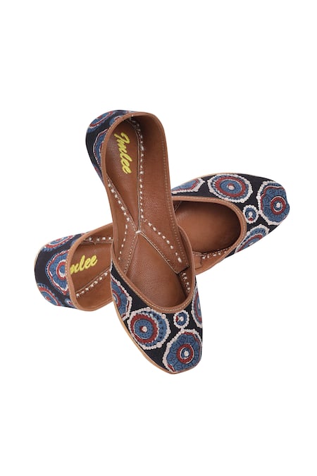 Imlee Jaipur Kara Dabu Embroidered Juttis 