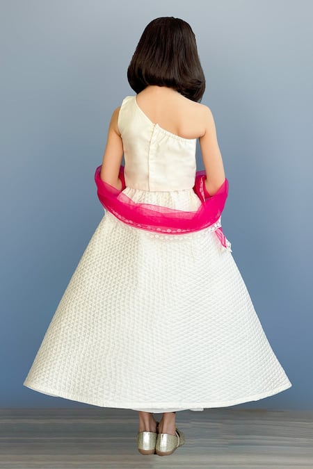 Shop Pinkcow designs pvt ltd Cream Taffeta, Cotton Applique, Lace Hand Embroidered Lehenga Set at Aza Fashions Shop_Pinkcow designs pvt ltd_Cream Taffeta, Cotton Applique, Lace Hand Embroidered Lehenga Set _at_Aza_Fashions