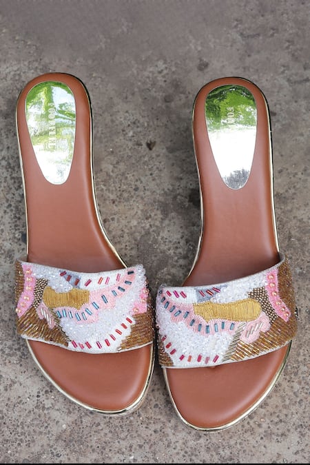 Foot Fuel Soft Love Embroidered Split-Toe Wedges 