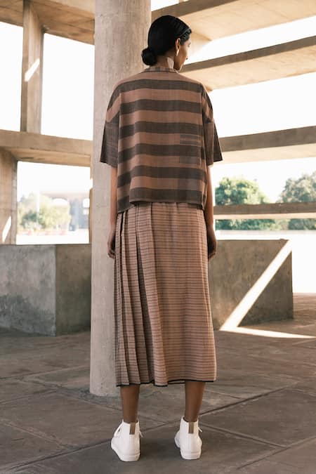 Shop Urvashi Kaur Brown Cotton Liso Organic Hand Block Print Skirt at Aza Fashions Shop_Urvashi Kaur_Brown Cotton Liso Organic Hand Block Print Skirt _at_Aza_Fashions