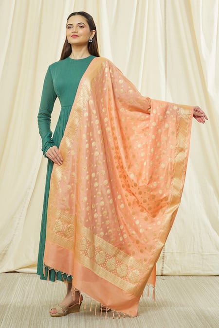 Shop Naintara Bajaj Peach Brocade Zari, Fringe Floral Woven Banarasi Art Silk Dupatta at Aza Fashions Shop_Naintara Bajaj_Peach Brocade Zari, Fringe Floral Woven Banarasi Art Silk Dupatta _at_Aza_Fashions