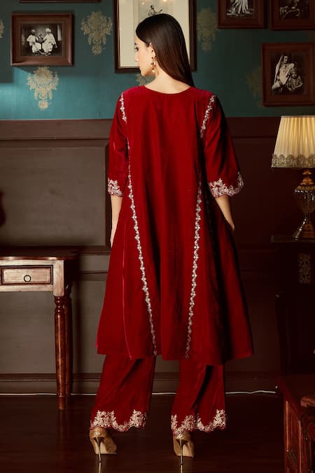 Priyanka Jain_Red Velvet Lining Shantoon Aari Work And Sequin Embroidered Kurta & Palazzo Set _Online_at_Aza_Fashions