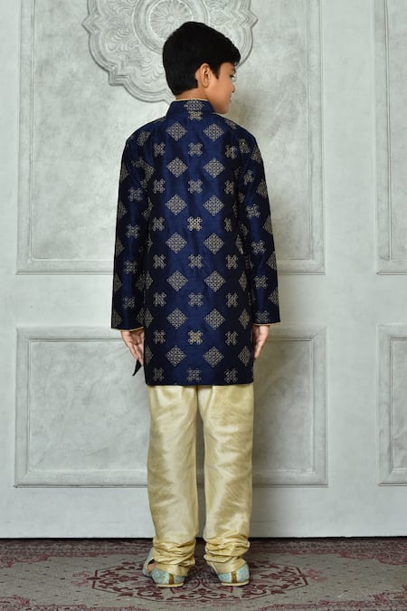 Shop Petite Pomme Blue Silk Embroidery Floret Kurta Set at Aza Fashions Shop_Petite Pomme_Blue Silk Embroidery Floret Kurta Set _at_Aza_Fashions