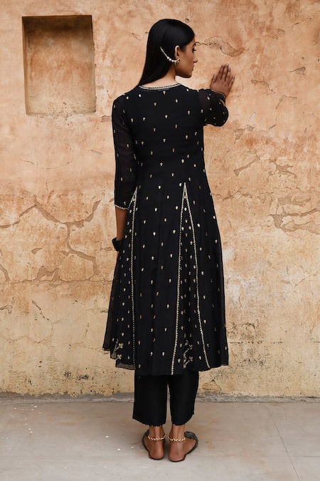 Deep Thee Chanderi Embroidered Angrakha Set 