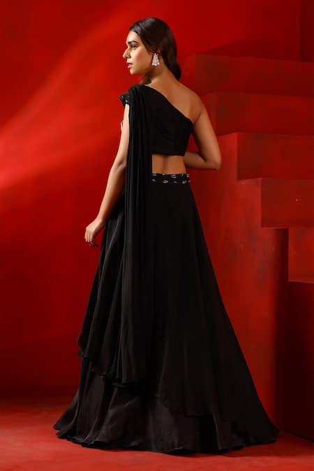 ISHA GUPTA TAYAL Layered Lehenga & Floral Embroidered Blouse Set 