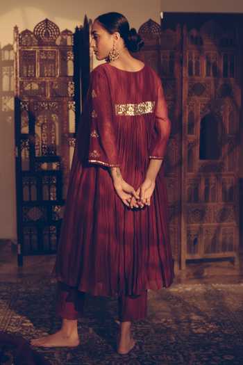 Shop Sarang Kaur Maroon Chanderi Silk Sequins, Beads V-neck Kurta And Pant Set at Aza Fashions Shop_Sarang Kaur_Maroon Chanderi Silk Sequins, Beads V-neck Kurta And Pant Set _at_Aza_Fashions