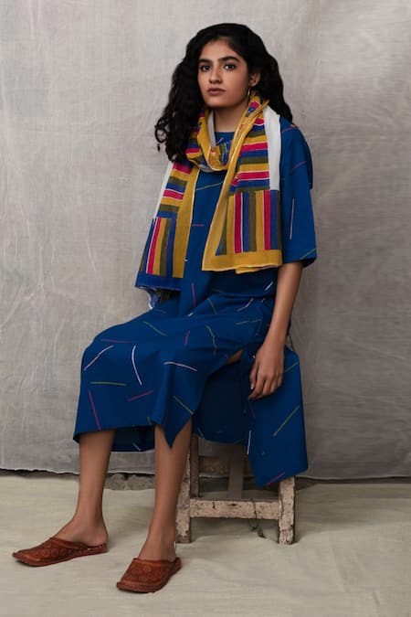 Shop Banana Labs Blue Cotton Sprinkle Round Neck Print Shift Dress With Stole at Aza Fashions Shop_Banana Labs_Blue Cotton Sprinkle Round Neck Print Shift Dress With Stole_at_Aza_Fashions