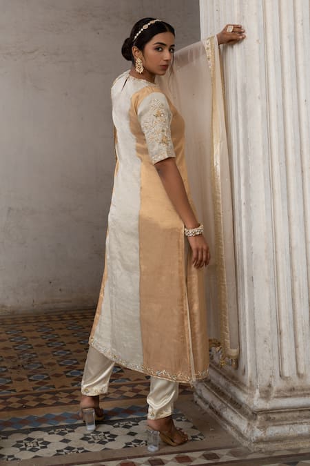 Shop Sheela Suthar Silver Organza, Tissue Embroidery, Tassels Split Stripe Pattern Kurta Pant Set at Aza Fashions Shop_Sheela Suthar_Silver Organza, Tissue Embroidery, Tassels Split Stripe Pattern Kurta Pant Set _at_Aza_Fashions