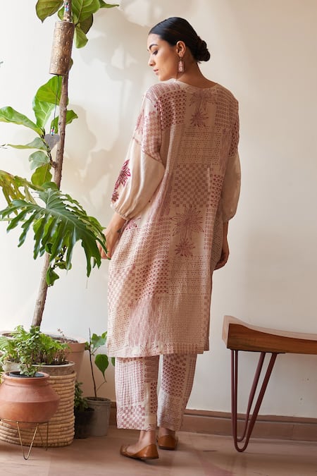 Shop Rekha Agra Cream , Chanderi, Handloom Floral And Geometric Print Kurta With Pant at Aza Fashions Shop_Rekha Agra_Cream , Chanderi, Handloom Floral And Geometric Print Kurta With Pant _at_Aza_Fashions