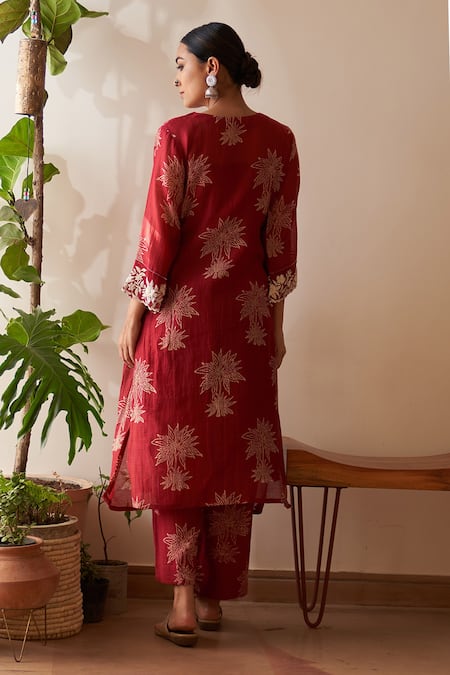 Shop Rekha Agra Red , Handloom Embroidery, Printed Chanderi Kurta And Pant Set at Aza Fashions Shop_Rekha Agra_Red , Handloom Embroidery, Printed Chanderi Kurta And Pant Set _at_Aza_Fashions