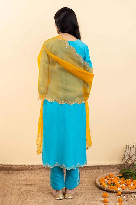 Pita Nila Isla Chanderi Bead Embroidered Kurta Set 