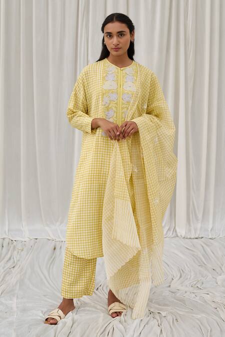 Shop_Ayaka_Yellow Printed Checkered Hand Block Dupatta  _at_Aza_Fashions