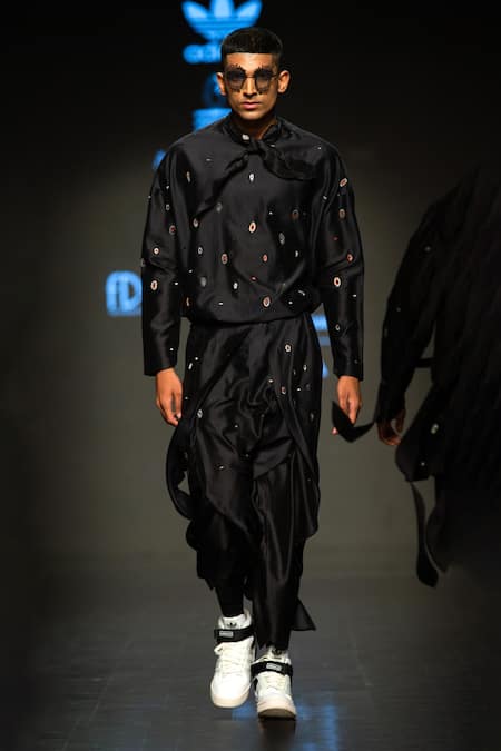 Antar Agni Cluster Blob T-Shirt 