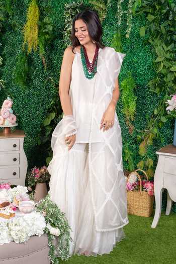 Ohaila Khan Aishwarya Kurta Set With Embroidered Dupatta 