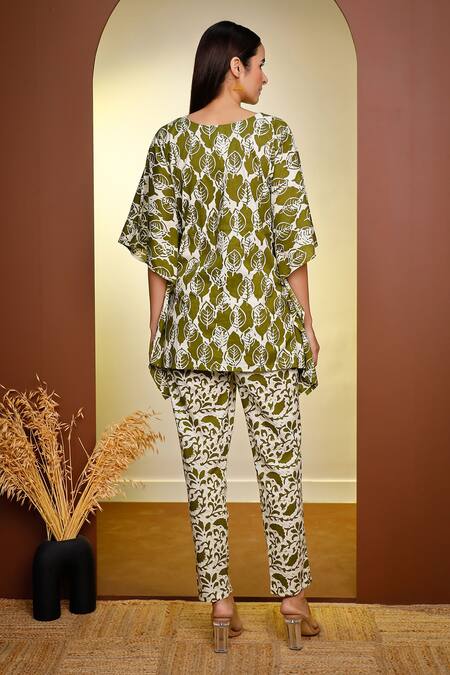 Shop Pheeta Green Cotton V-neck Leaf Print Kaftan And Pant Set at Aza Fashions Shop_Pheeta_Green Cotton V-neck Leaf Print Kaftan And Pant Set_at_Aza_Fashions
