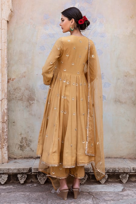 Shop Gulabo Jaipur Beige Muslin Lace, Embroidery Split V-neck Chandni Patti Anarkali Set at Aza Fashions Shop_Gulabo Jaipur_Beige Muslin Lace, Embroidery Split V-neck Chandni Patti Anarkali Set _at_Aza_Fashions