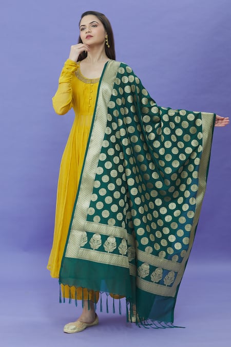 Shop Naintara Bajaj Green Brocade Embroidery Botanic Pattern Dupatta at Aza Fashions Shop_Naintara Bajaj_Green Brocade Embroidery Botanic Pattern Dupatta _at_Aza_Fashions