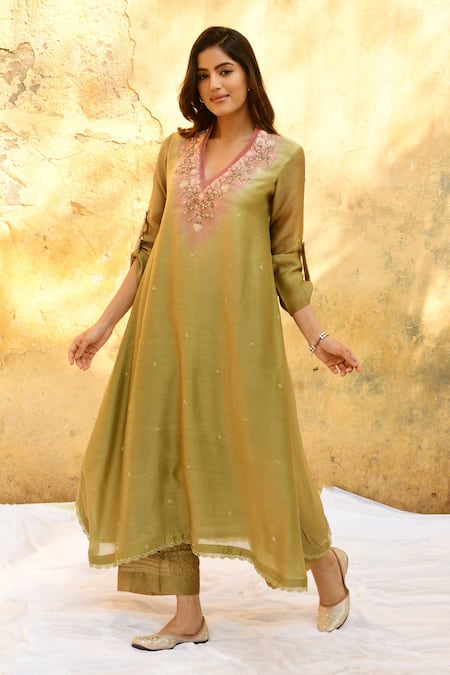 Shop Label Niti Bothra Green Silk Embroidery V-neck Ombre Bodice V Kurta And Palazzo Set at Aza Fashions Shop_Label Niti Bothra_Green Silk Embroidery V-neck Ombre Bodice V Kurta And Palazzo Set _at_Aza_Fashions
