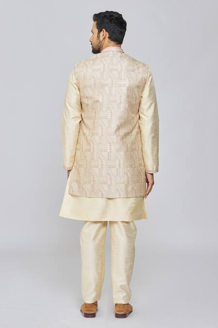 Shop Nayantara Couture Gold Viscose, Silk Embroidery Geometric Floral Bundi Set at Aza Fashions Shop_Nayantara Couture_Gold Viscose, Silk Embroidery Geometric Floral Bundi Set_at_Aza_Fashions