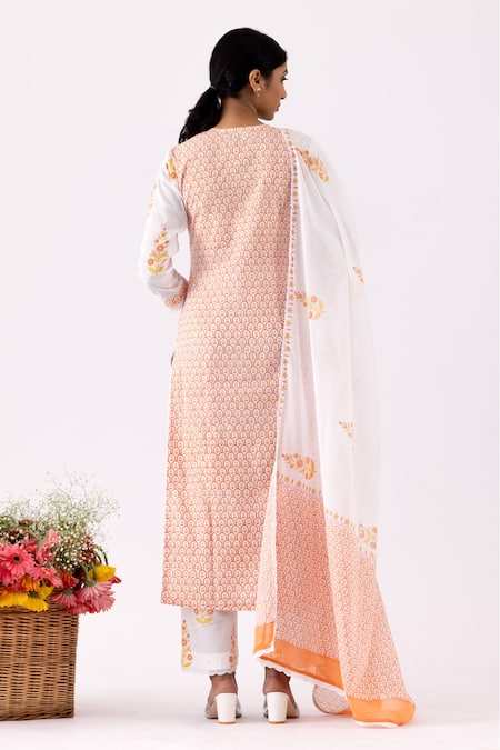 Shop Abbaran Ivory Cotton, Muslin Embroidery, Lace Round Neck Floral Print Kurta Set at Aza Fashions Shop_Abbaran_Ivory Cotton, Muslin Embroidery, Lace Round Neck Floral Print Kurta Set_at_Aza_Fashions