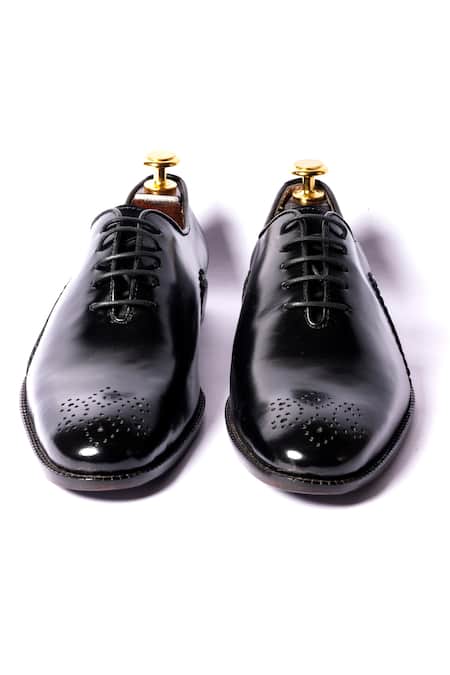 Shop Artimen Black Brogue Pattern Round Toe Shoes at Aza Fashions Shop_Artimen_Black Brogue Pattern Round Toe Shoes _at_Aza_Fashions