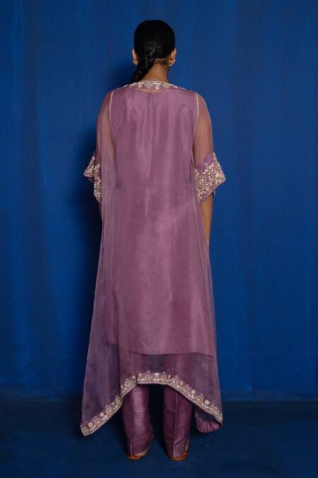 Romaa Hand Embroidered Cape & Kurta Set 