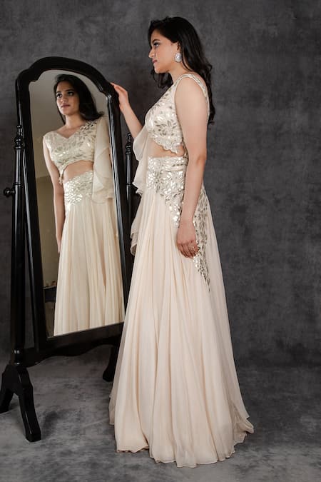 Shop Sunita Bhandari Ivory Viscose, Organza Embroidery, Gota Patti V-neck Lehenga Set at Aza Fashions Shop_Sunita Bhandari_Ivory Viscose, Organza Embroidery, Gota Patti V-neck Lehenga Set _at_Aza_Fashions
