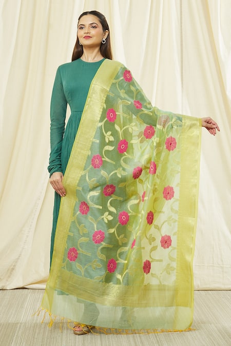 Naintara Bajaj Floral Pattern Fringe Hem Dupatta 