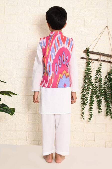 Shop THE COTTON STAPLE Pink Cotton Ikat Printed Bundi Kurta Set at Aza Fashions Shop_THE COTTON STAPLE_Pink Cotton Ikat Printed Bundi Kurta Set _at_Aza_Fashions