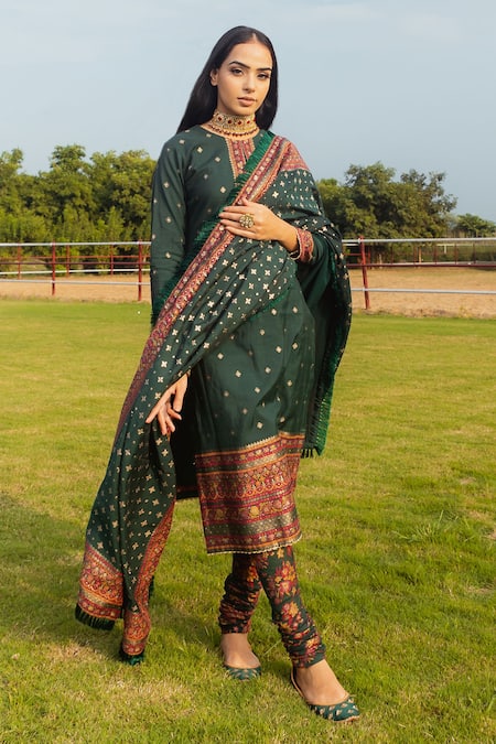 Shop Safaa Green Lining Shantoon, Moonga Silk Kani Weave Rayannah Floral Woven Kurta Set at Aza Fashions Shop_Safaa_Green Lining Shantoon, Moonga Silk Kani Weave Rayannah Floral Woven Kurta Set _at_Aza_Fashions