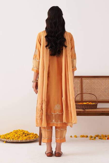 Shipraa Grover Alara Chanderi Zari Embroidered Kurta Pant Set 