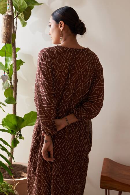 Shop Rekha Agra Brown Cotton, Chanderi Embroidery Round Neck Diamond Motif Print Kurta With Pant at Aza Fashions Shop_Rekha Agra_Brown Cotton, Chanderi Embroidery Round Neck Diamond Motif Print Kurta With Pant _at_Aza_Fashions