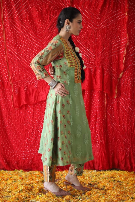 Shachi Sood Floral Print Kurta & Pant Set 