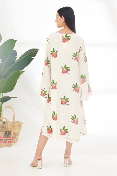 Shop Nikasha Off White 100% Crepe Cheetah Notched Hand Painted Dress at Aza Fashions Shop_Nikasha_Off White 100% Crepe Cheetah Notched Hand Painted Dress _at_Aza_Fashions