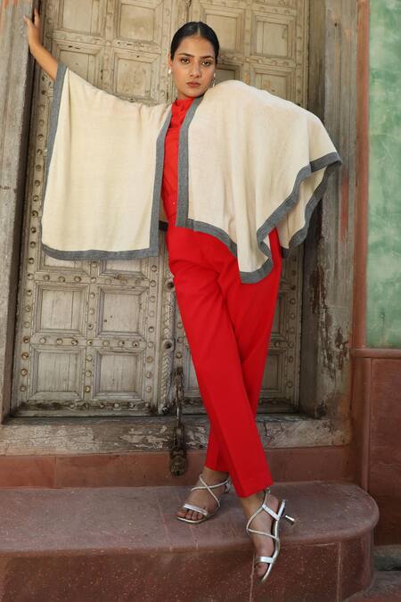 Shop Dusala Off White Pashmina Contrast Border Cape at Aza Fashions Shop_Dusala_Off White Pashmina Contrast Border Cape_at_Aza_Fashions